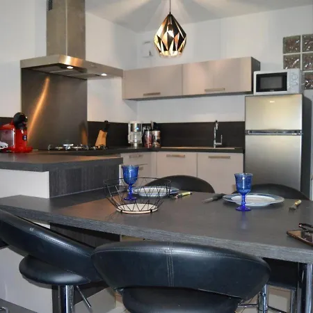 3 Pieces A Saint-cyprien : 6 Couchages, Piscine, Terrasse, Parking Et Wifi - Fr-1-225d-68 *