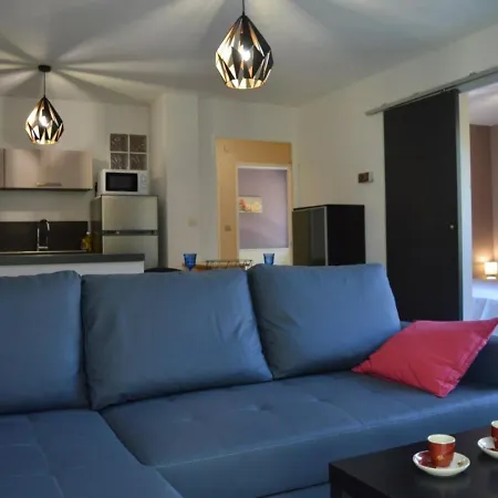 3 Pieces A Saint-cyprien : 6 Couchages, Piscine, Terrasse, Parking Et Wifi - Fr-1-225d-68 * Saint-Cyprien (Pyrenees-Orientales)